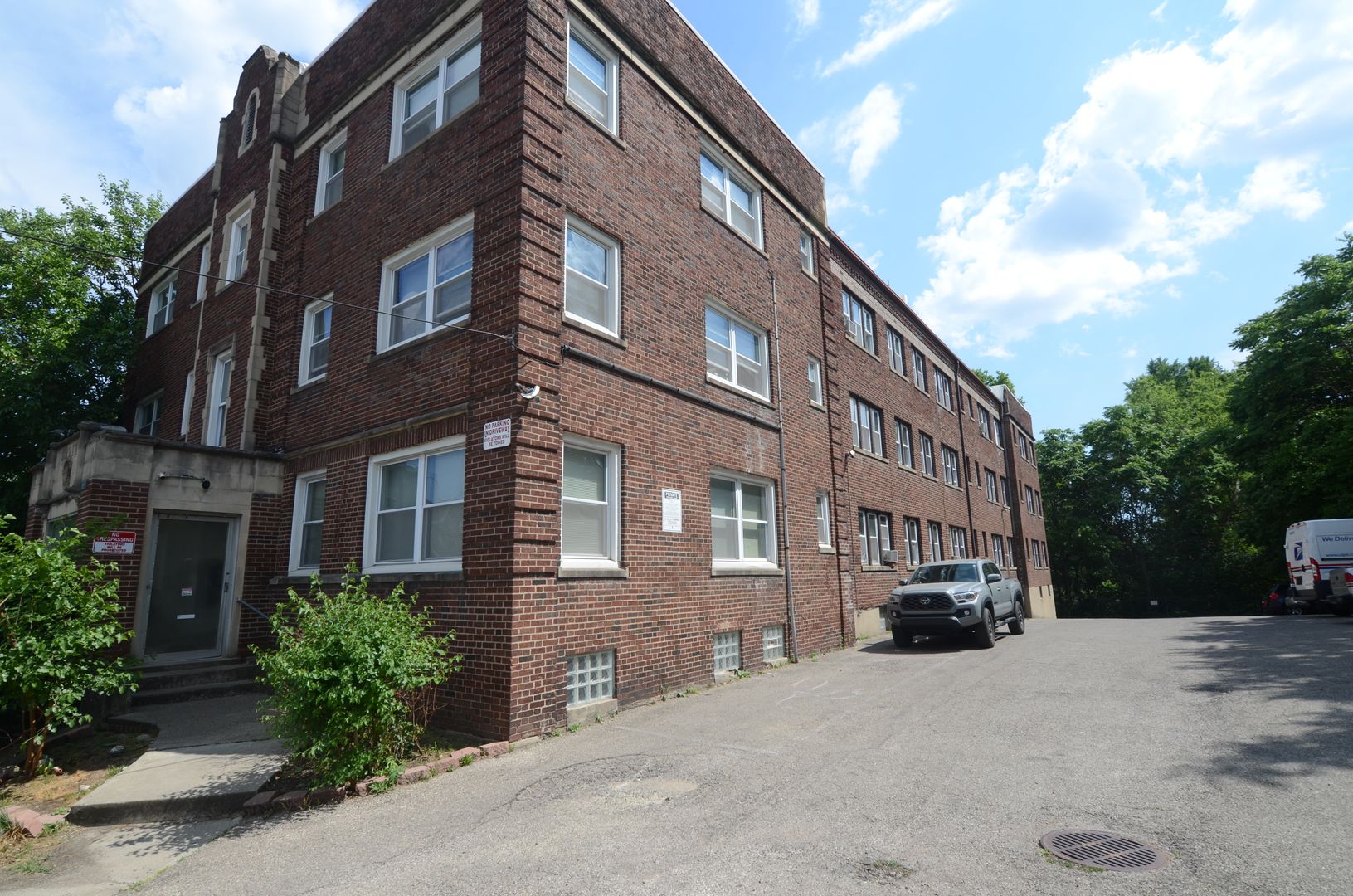 Cincinnati Apartment: 523 Oak St