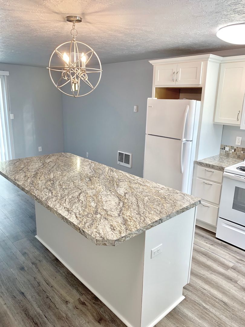 Brookshore Apartments 3 of 20