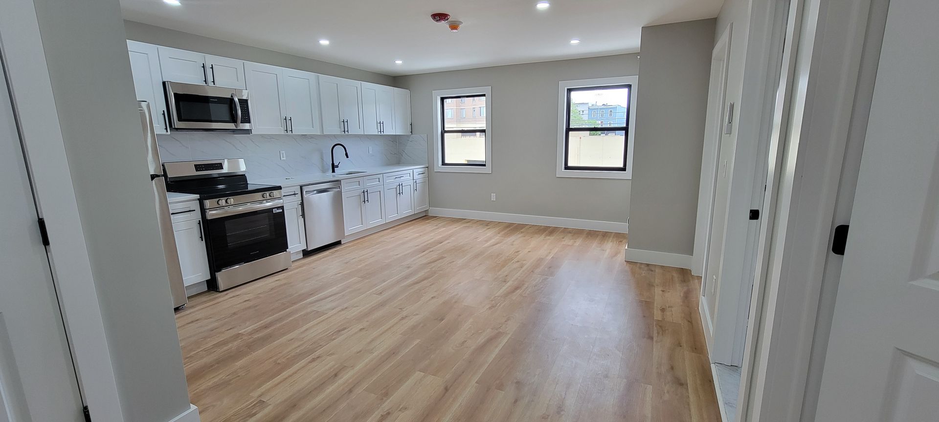 Albany Apartment: 260 Bradford St
