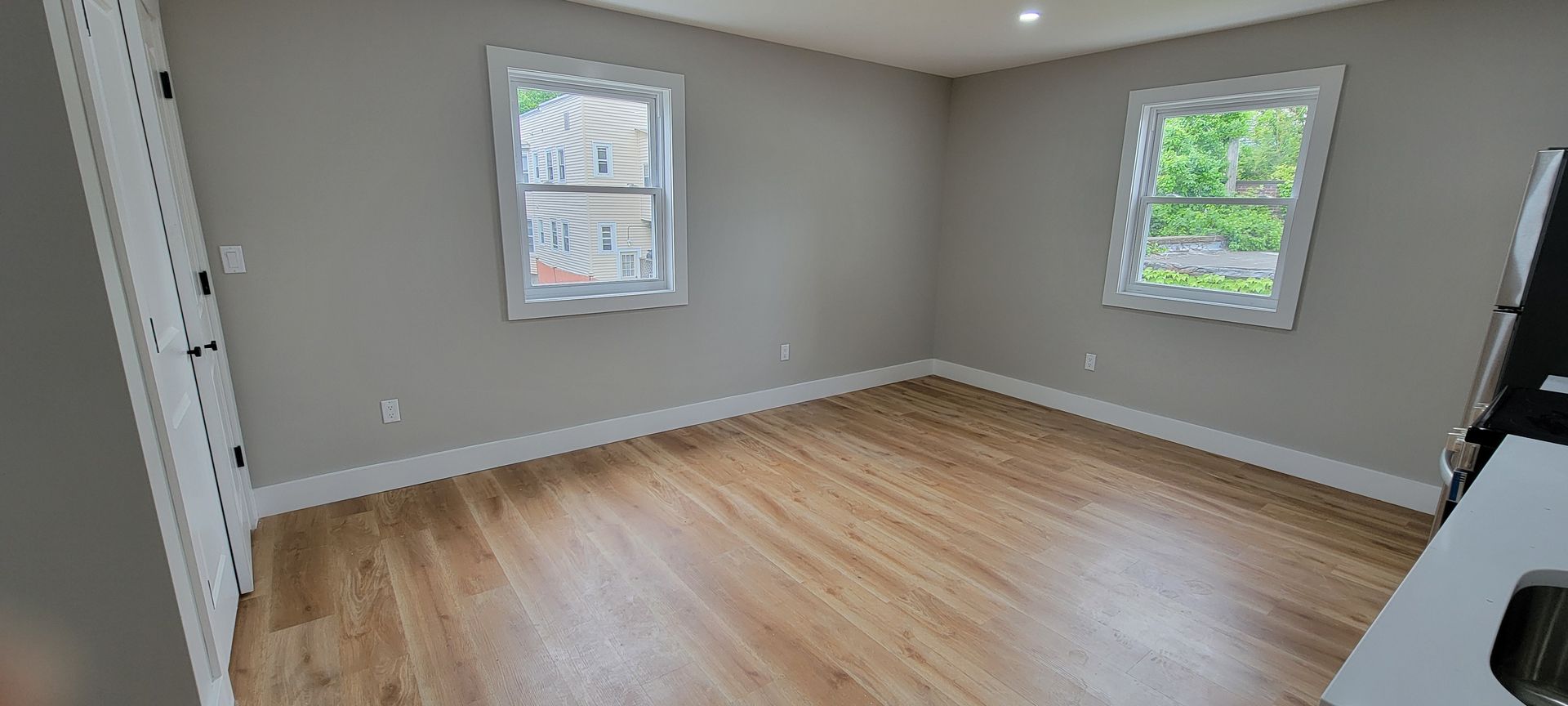 Albany Apartment: 260 Bradford St