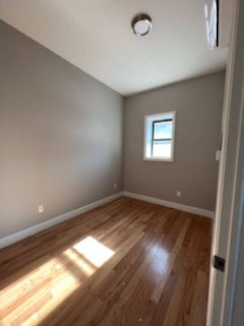 Albany Apartment: 525 Clinton Ave