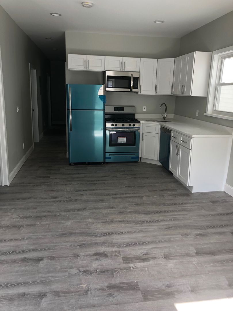 Albany Apartment: 5 Elberon Pl