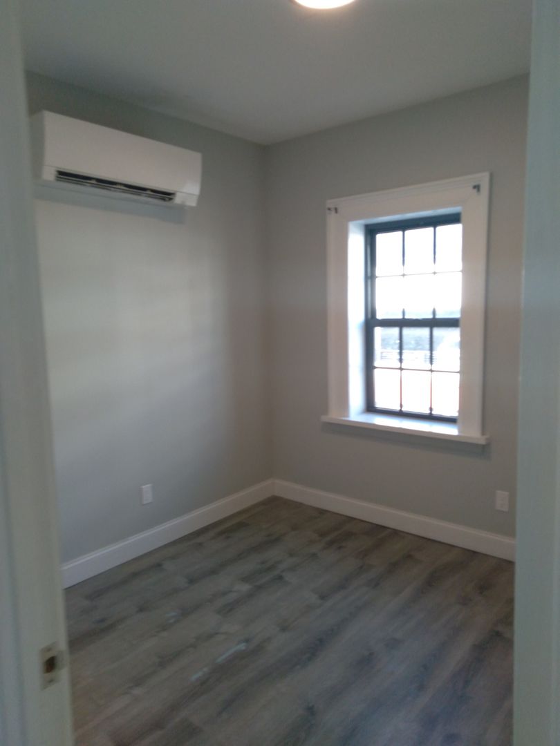 Albany Apartment: 140 Hamilton St