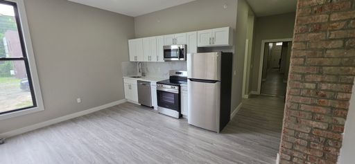 Newly Renovated 3 bed 2.5 bath apartment! – photo 1