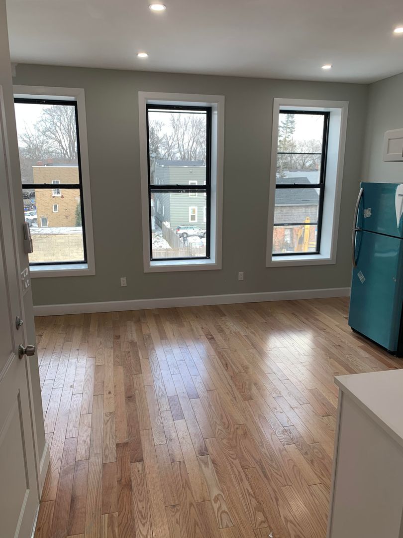 Albany Apartment: 537 Clinton Ave.