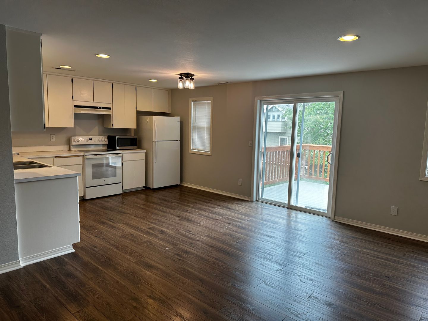 Albany House: 714 9th Ave SW
