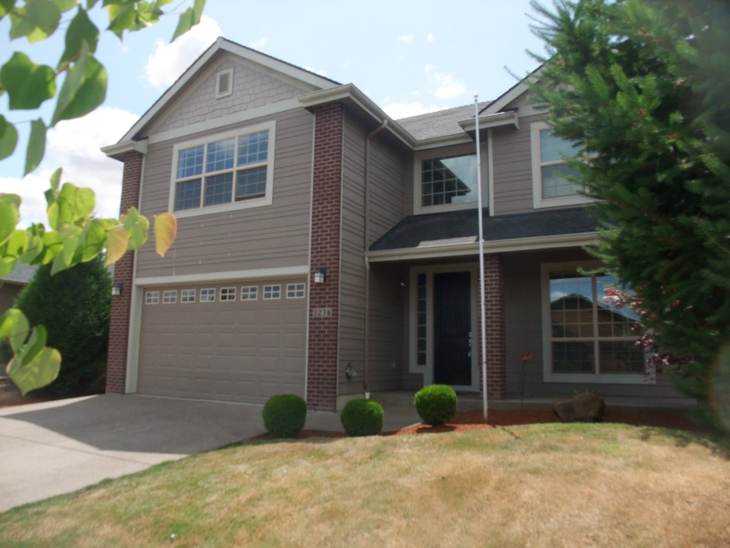 Albany House: 3236 Oxford Ave SE