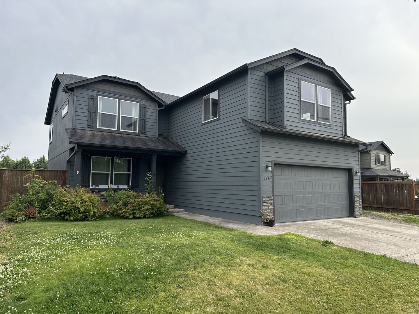 Albany House: 3834 Alameda Ct NE