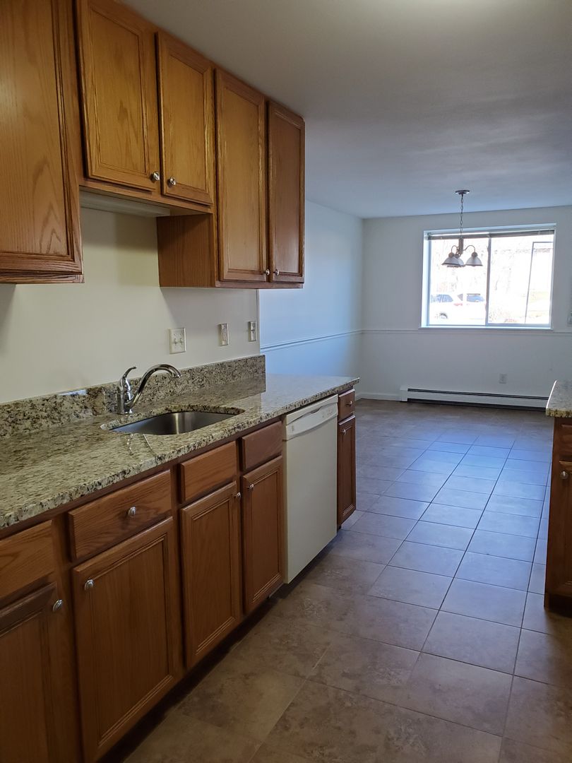 Liverpool Apartment: 300 Clayton Manor Drive South