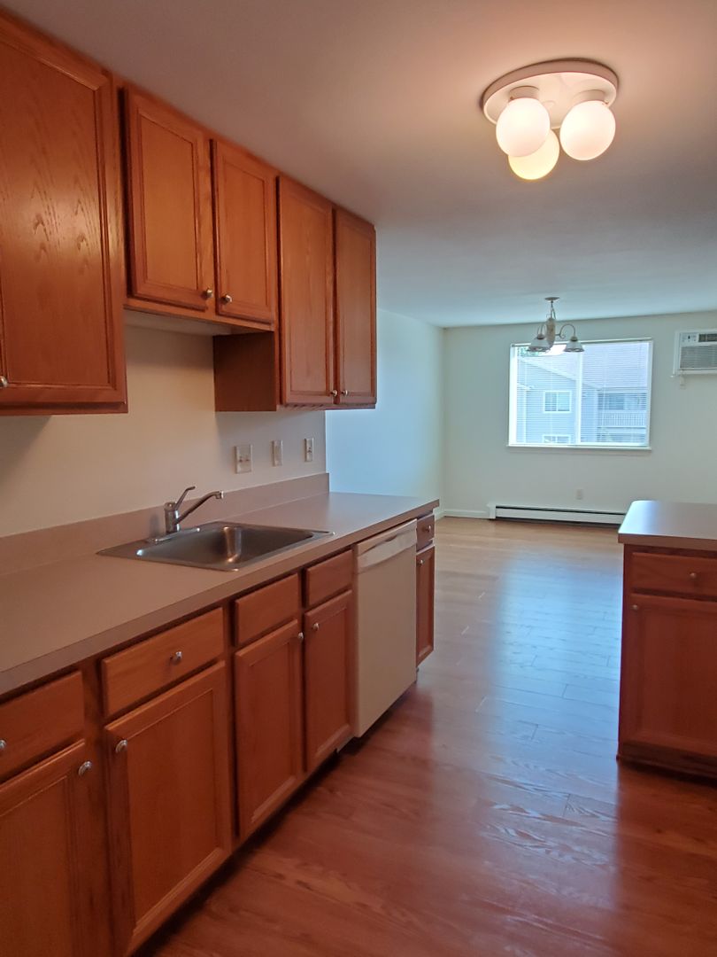 Liverpool Apartment: 300 Clayton Manor Drive South