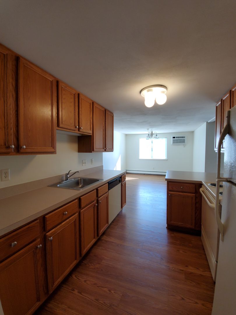 Liverpool Apartment: 300 Clayton Manor Drive South