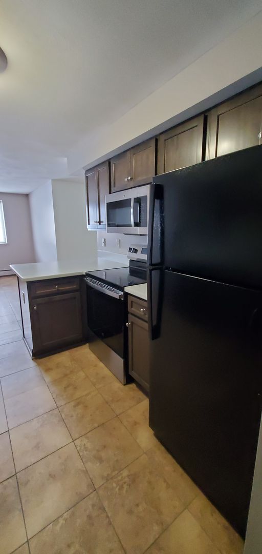 Liverpool Apartment: 300 Clayton Manor Drive South