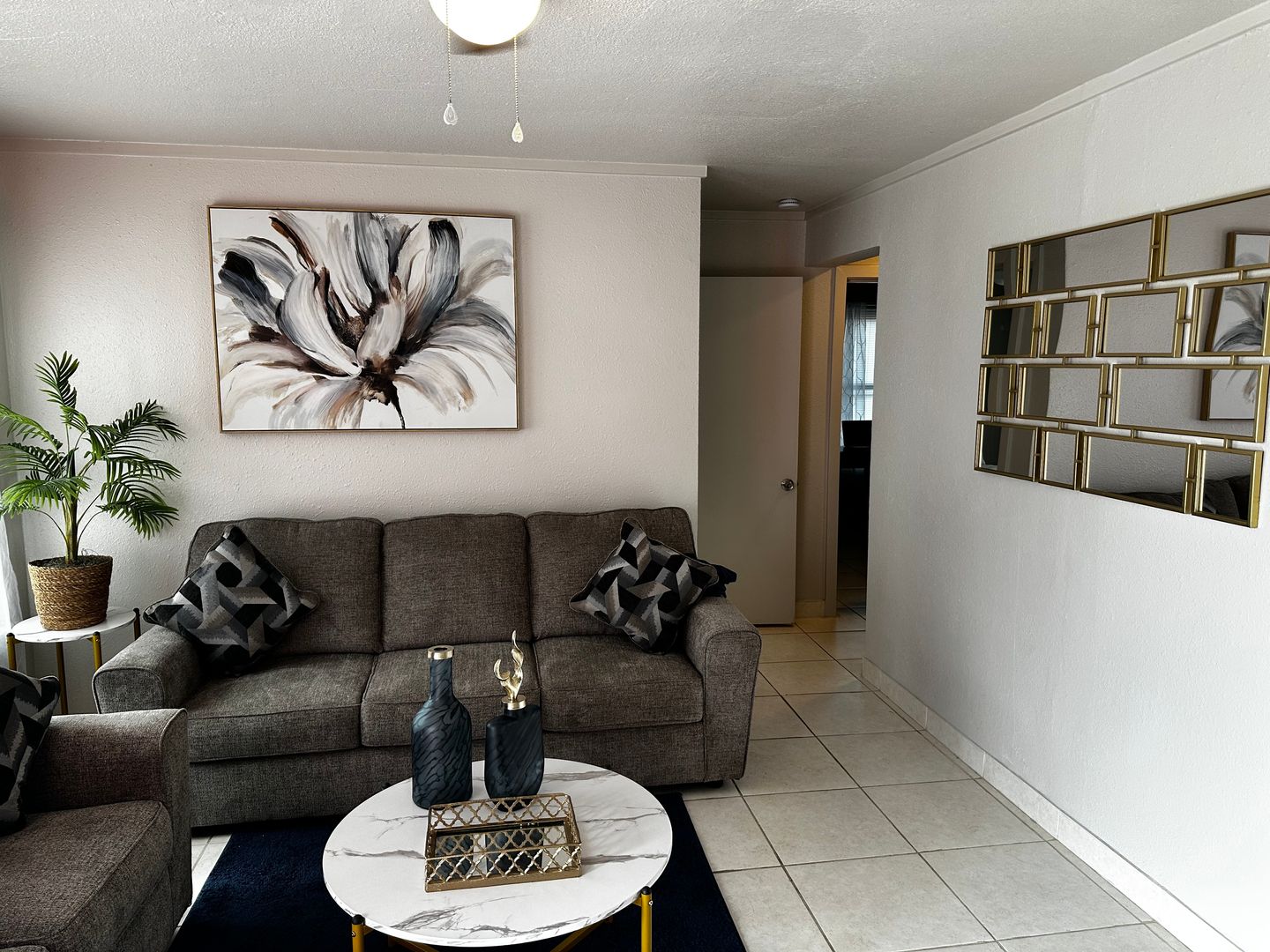 Edinburg Apartment: 220 S 25th Ave