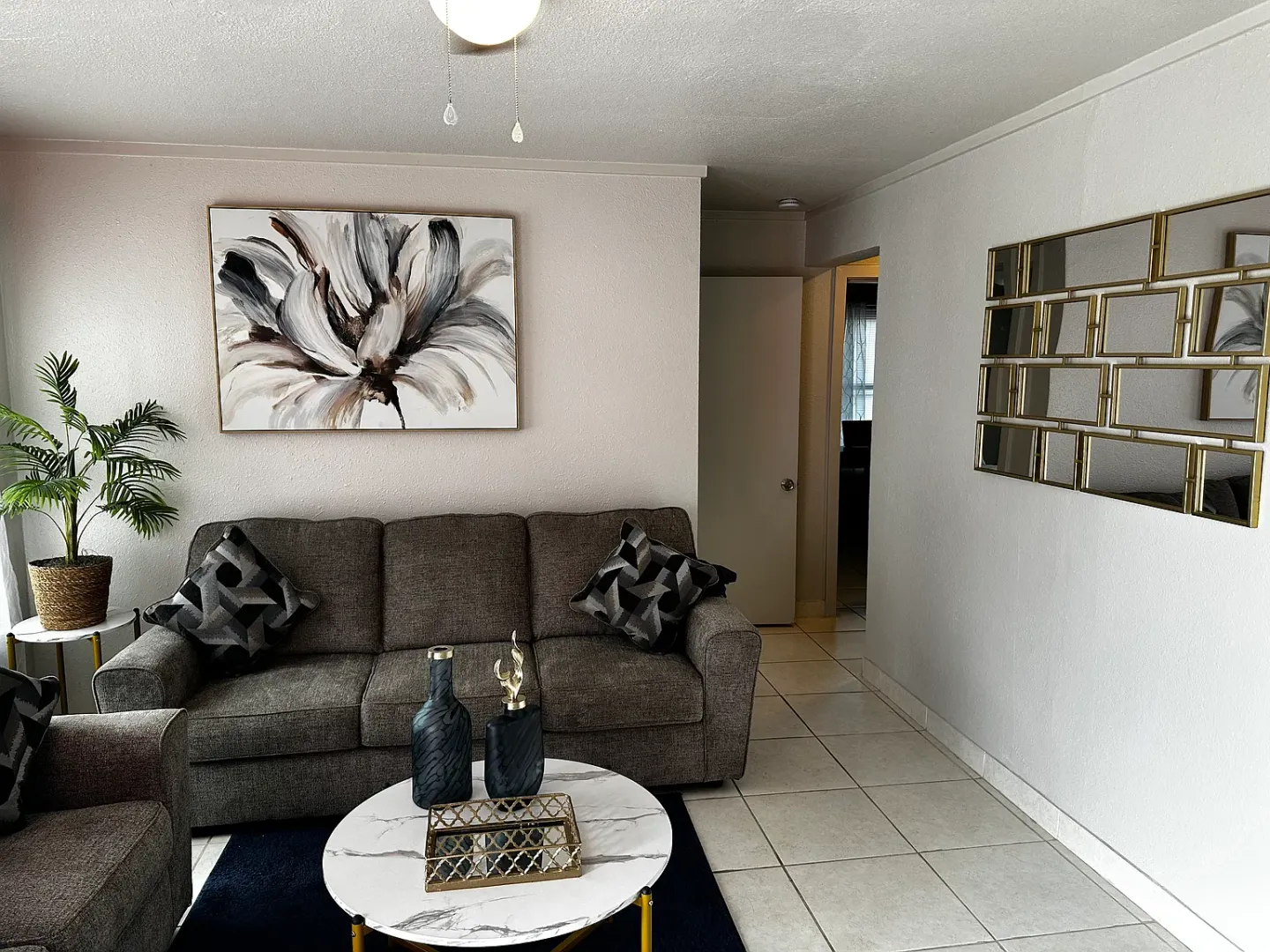 Edinburg Apartment: 220 S 25th Ave
