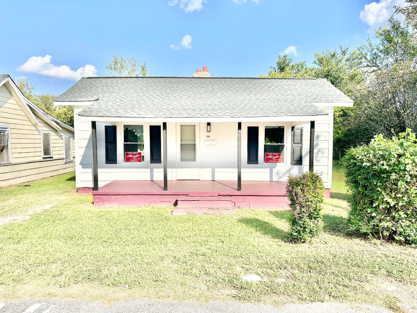 ROCK HILL House: 225 SIMRILL STREET