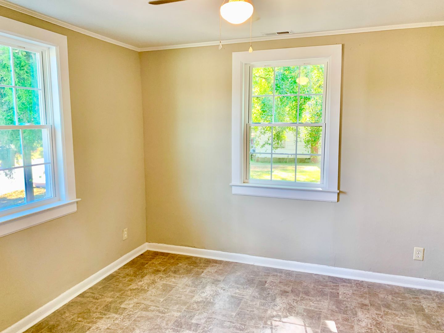 ROCK HILL House: 244 SIMRILL ST.