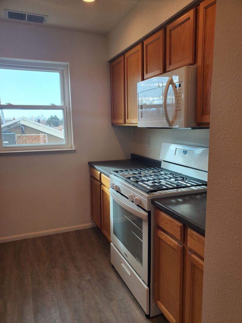 Albuquerque Apartment: 2117 Coal Ave SE Unit A
