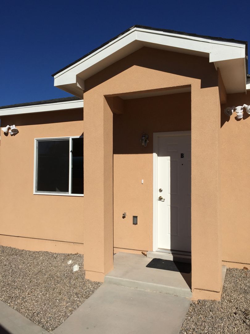 Albuquerque Apartment: 222 Yale Blvd SE