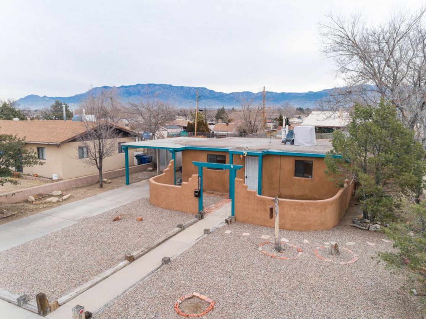 Albuquerque House: 2838 Aliso Dr. NE