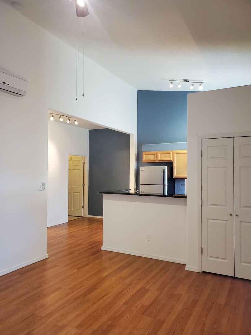 Albuquerque Apartment: 218 Yale Blvd. SE