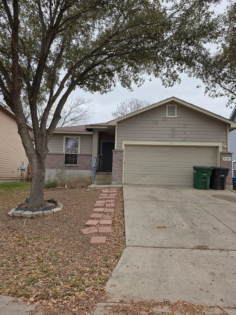 San Antonio House: 9735 Ceremony Cove