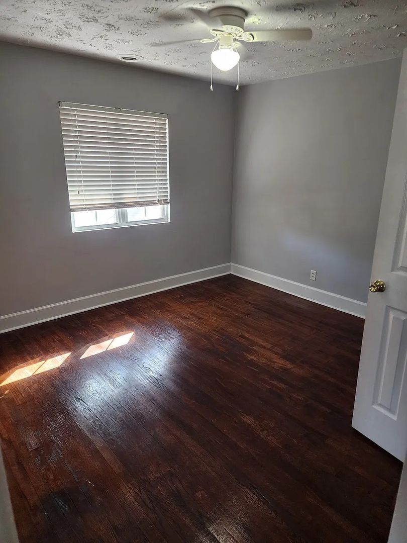 Atlanta House: 2956 8th St