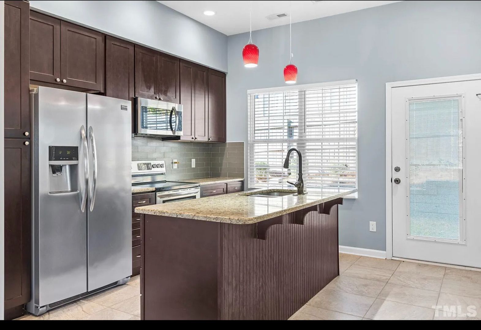 Raleigh House: 129 Pineland Cir