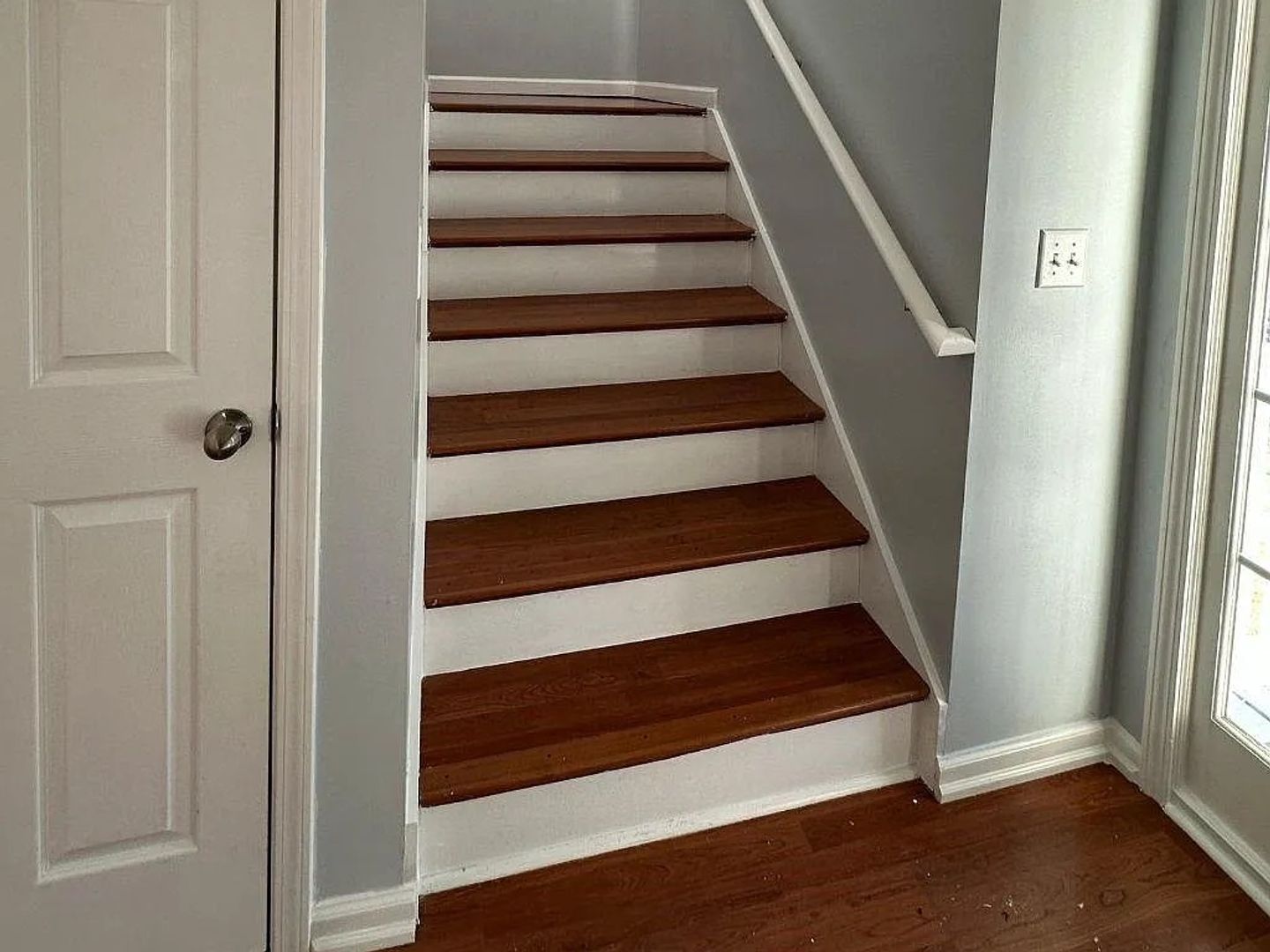 Grayson House: 1261 Lakeview Rd