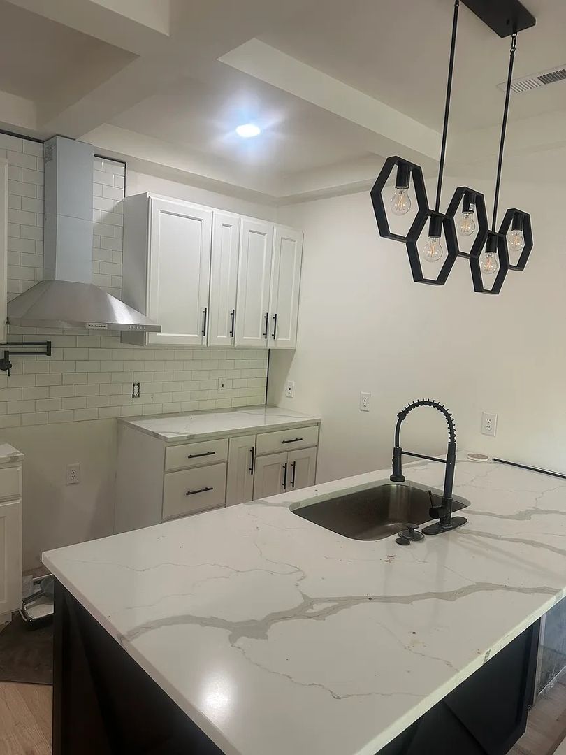 Gastonia House: 182 Dixon Cir