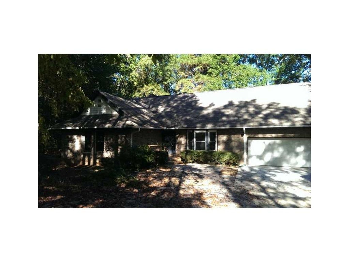 Stone Mountain House: 1446 Lilburn Stone Mountain Rd