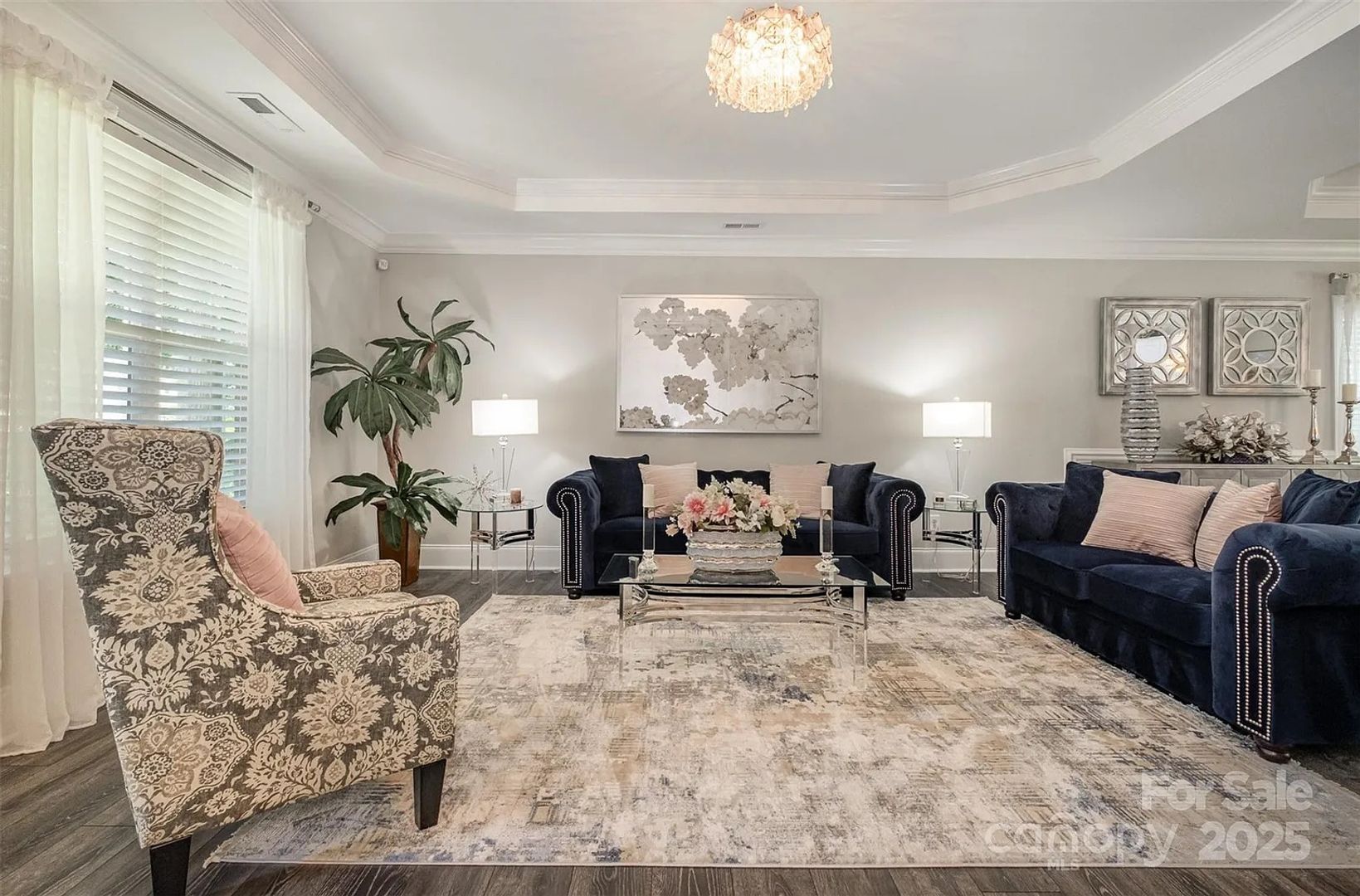 Charlotte House: 8418 Knollwood Cir