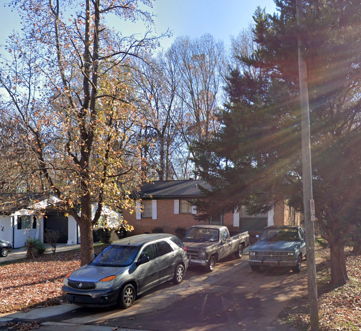 Charlotte House: 2321 Longleaf Dr