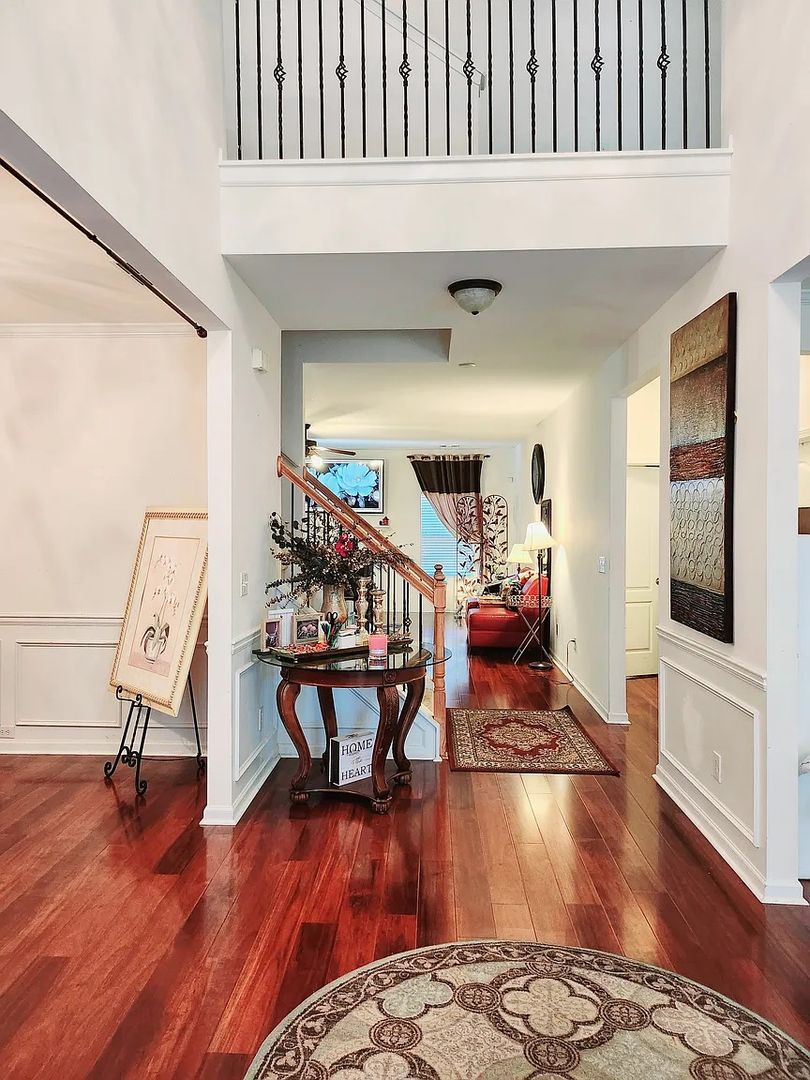 Covington House: 295 Kestrel Cir