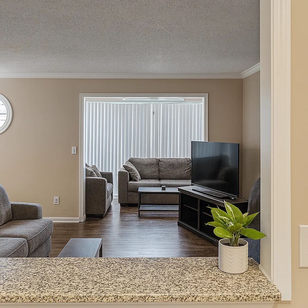 Clarkston House: 1386 Brockett Pl