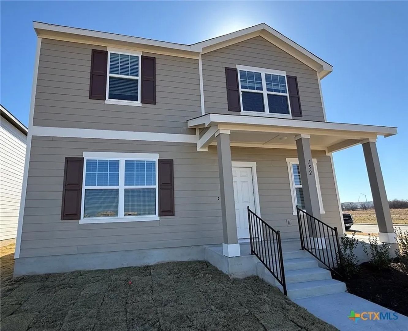 Taylor House: 152 Mullen Wy