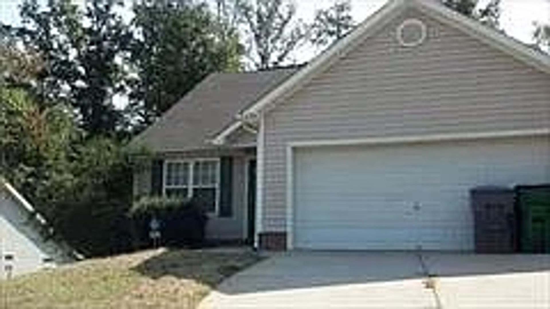 Charlotte House: 1228 Santell Ln