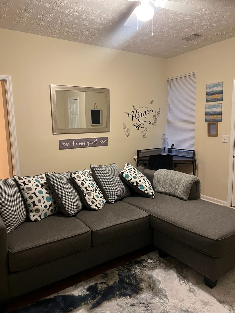 Sugar Hill House: 4030 Hill Station Ct