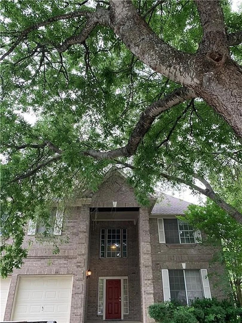 Round Rock House: 1724 Fort Grant Dr