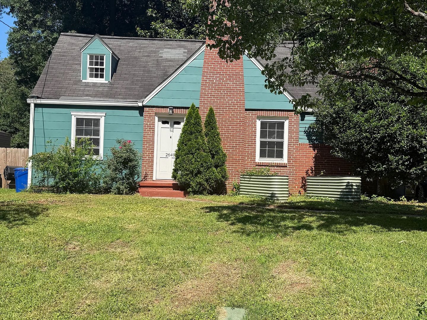 East Point House: 2649 Winburn Terrace