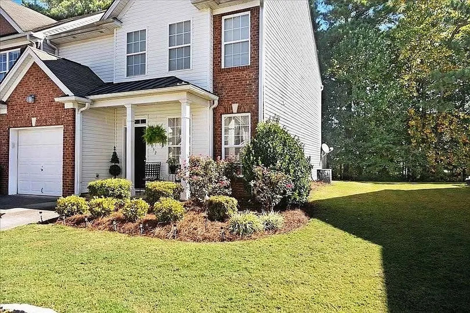 Cumming House: 3032 Kentmere Dr