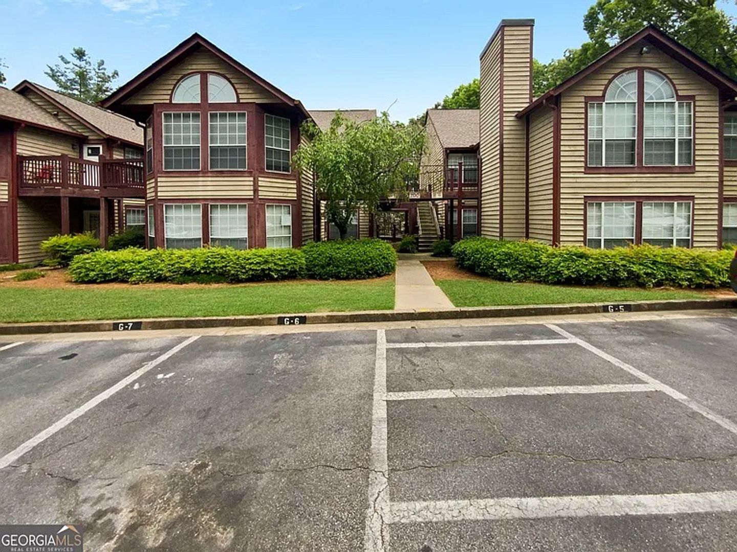 Alpharetta House: 714 Cypress Pointe St