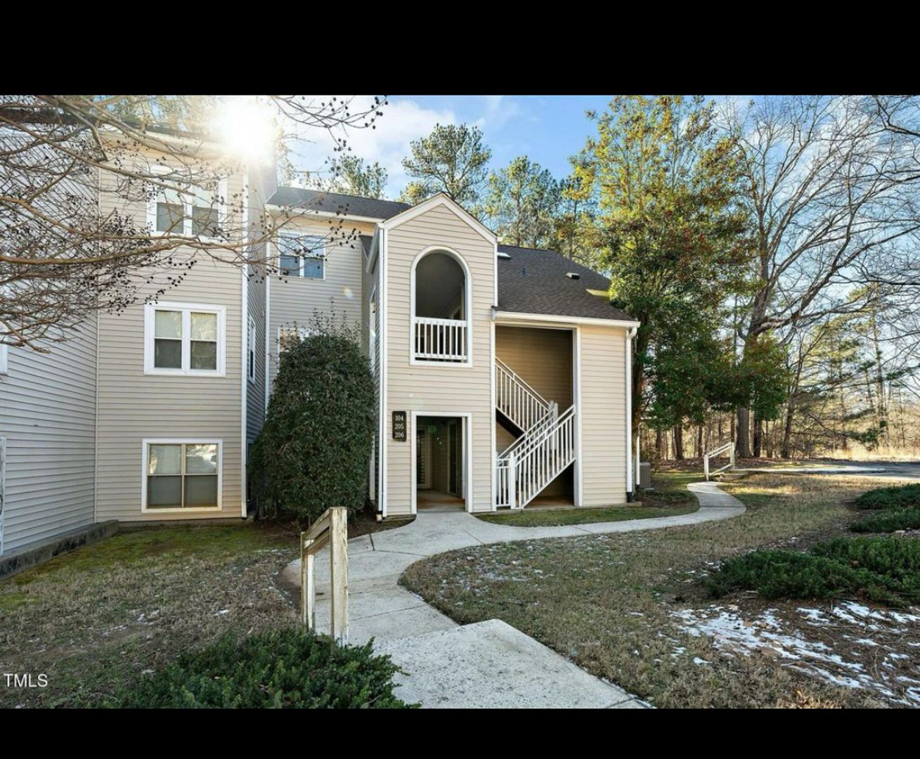 Raleigh House: 6011 Winterpointe Ln