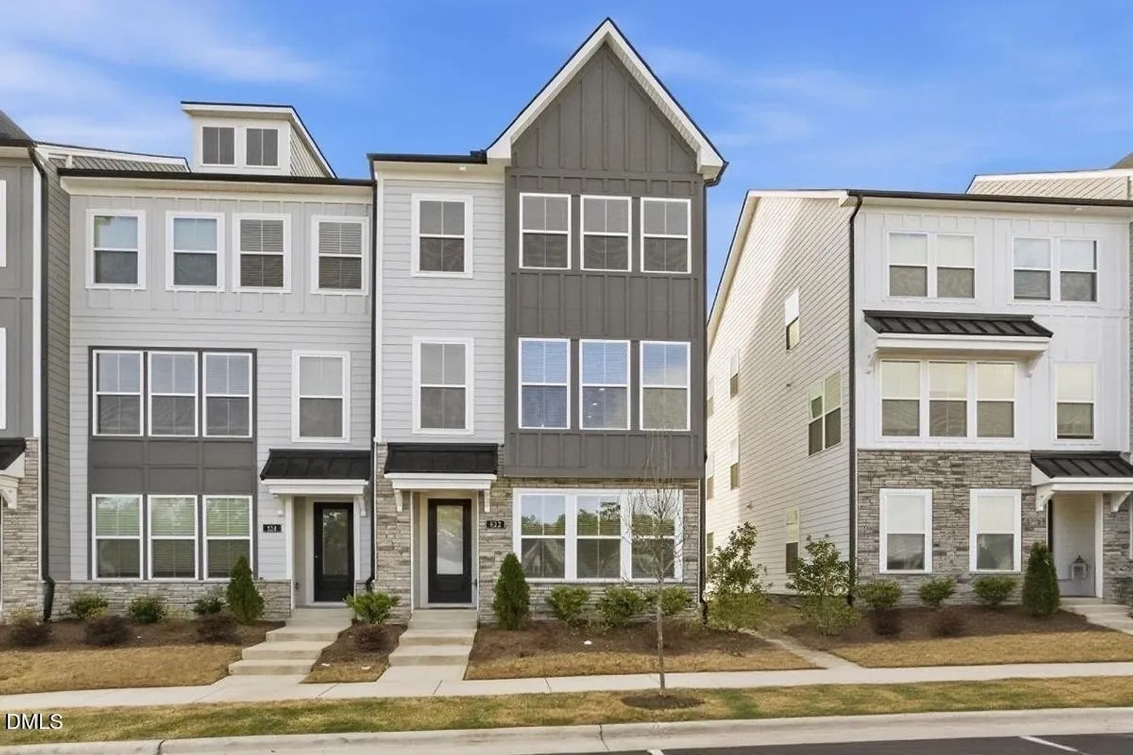 Knightdale House: 522 Billingshurst Wy