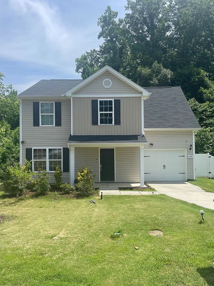 Winston-Salem House: 4129 Meredith Woods Ln