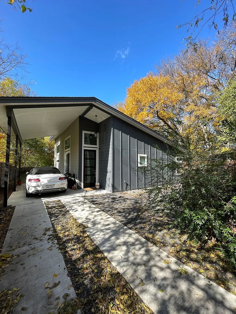 Austin House: 1142 Eleanor St