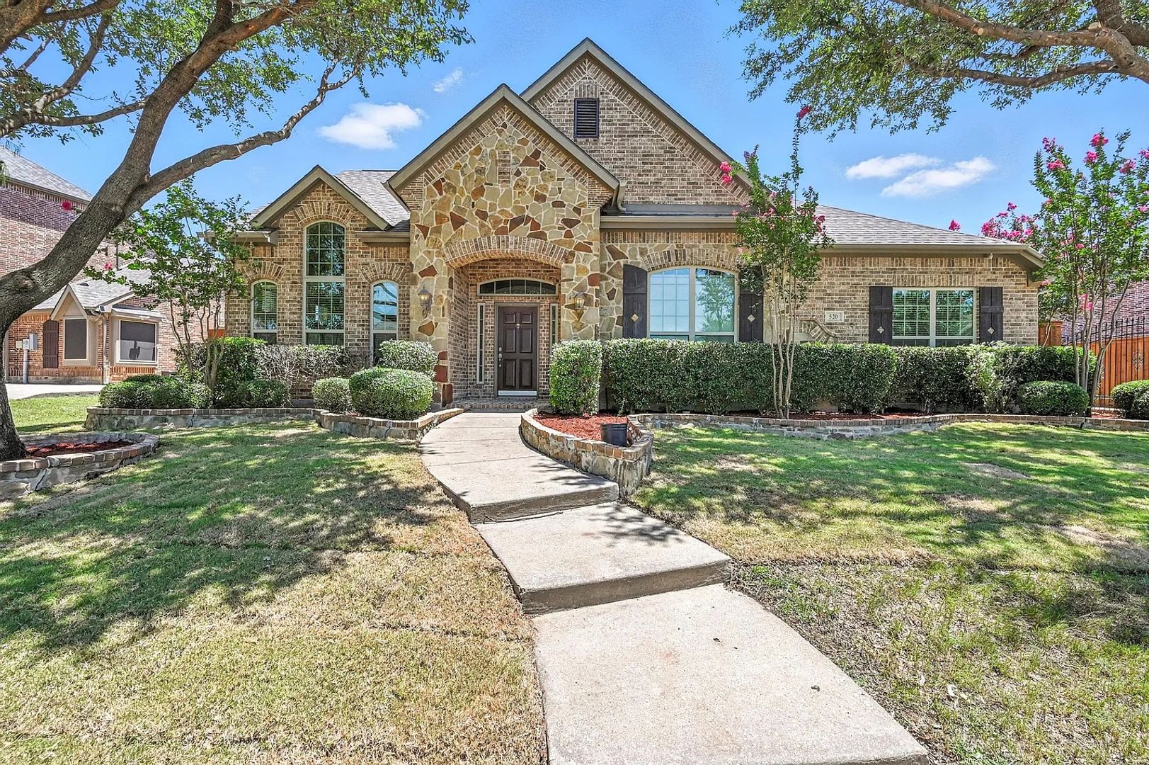 Murphy House: 520 Smoke Tree Dr