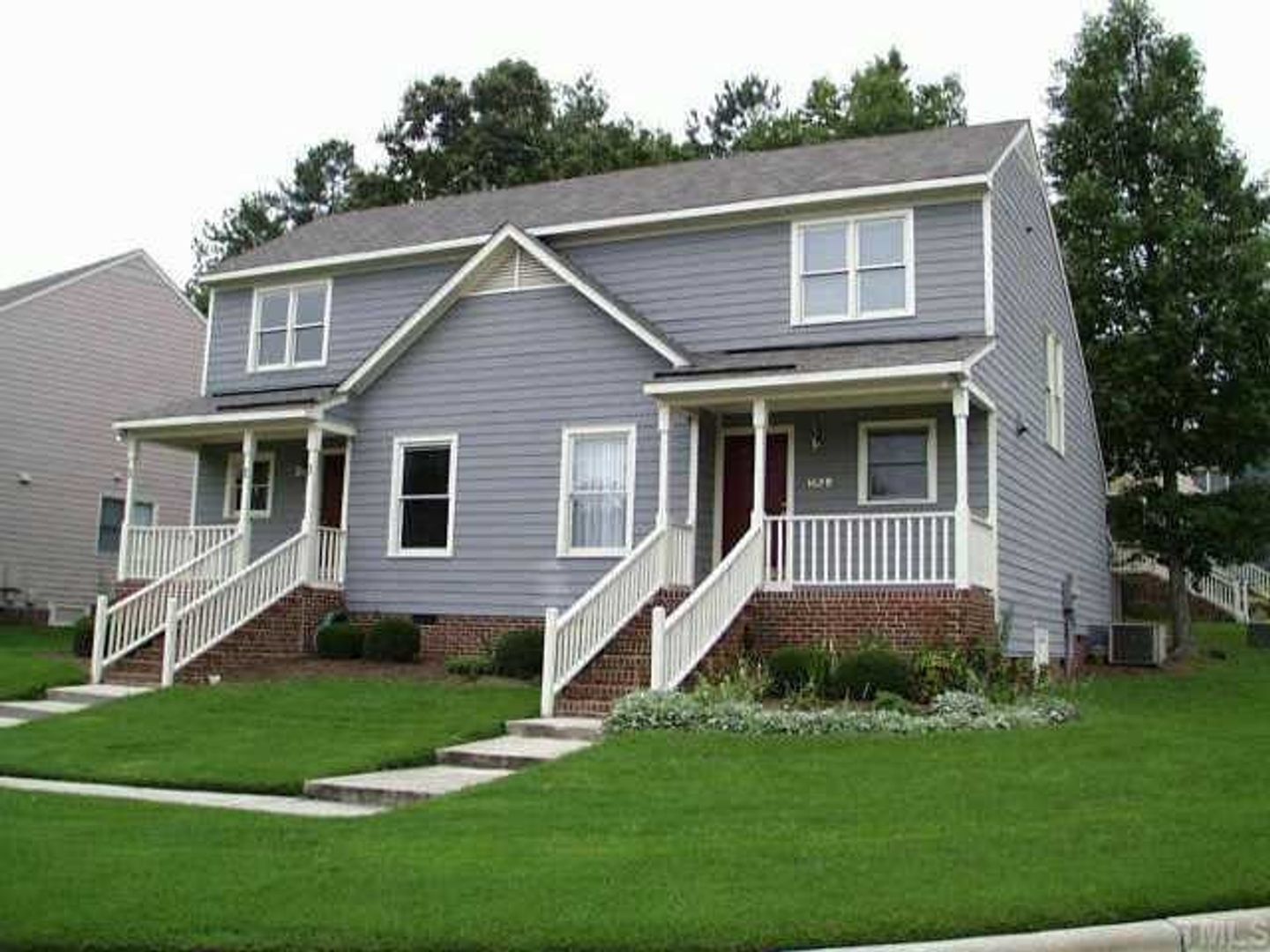 Raleigh House: 1629 Oakland Hills Way