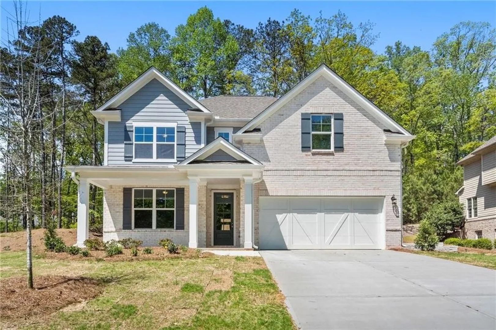 Dallas House: 382 Riverwood Dr