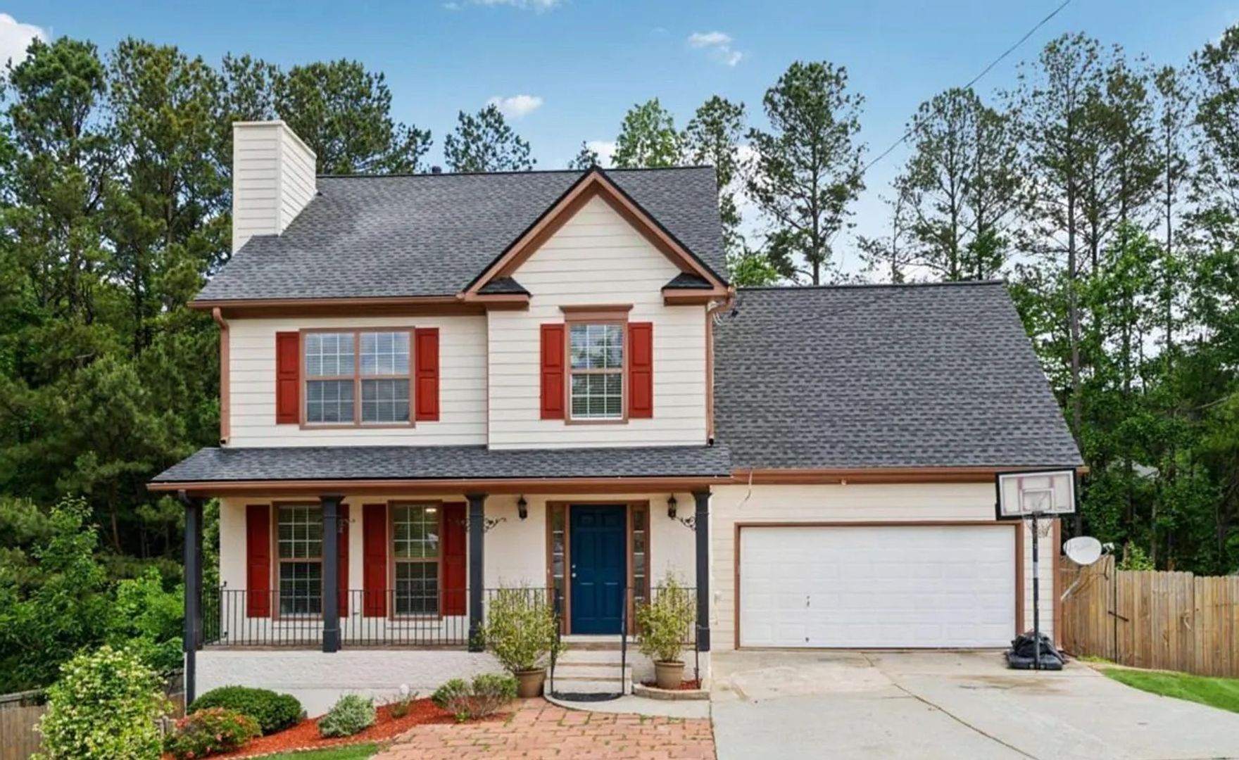Kennesaw House: 3055 Kennesaw Dr