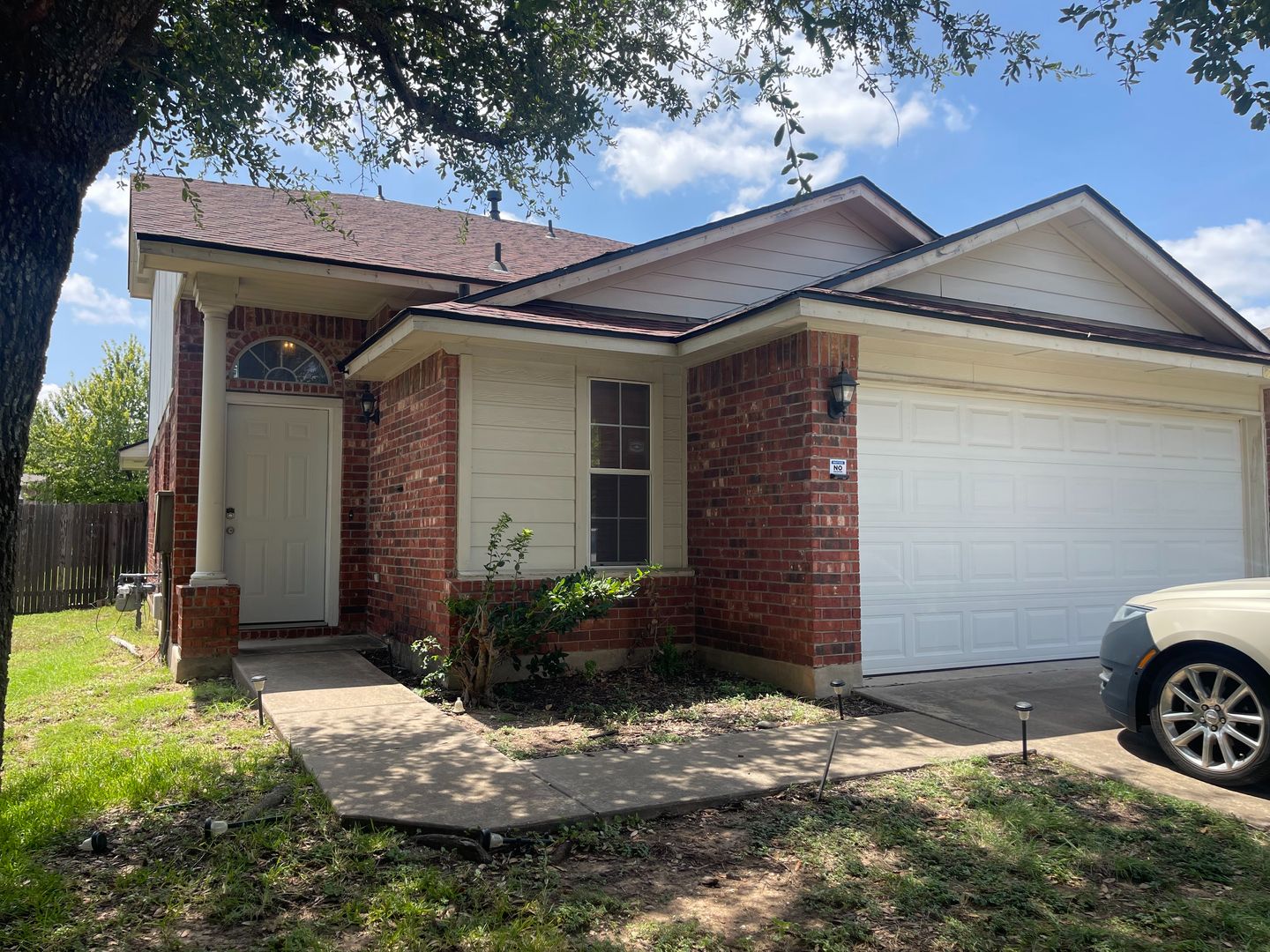 Leander House: 2419 Socorro Bend
